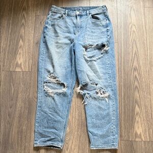 American Eagle Outfitters Light Wash Distressed Mom Jeans